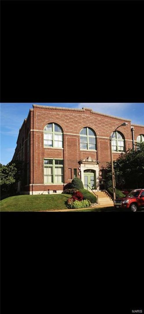 Building Photo - 4242 Laclede Ave