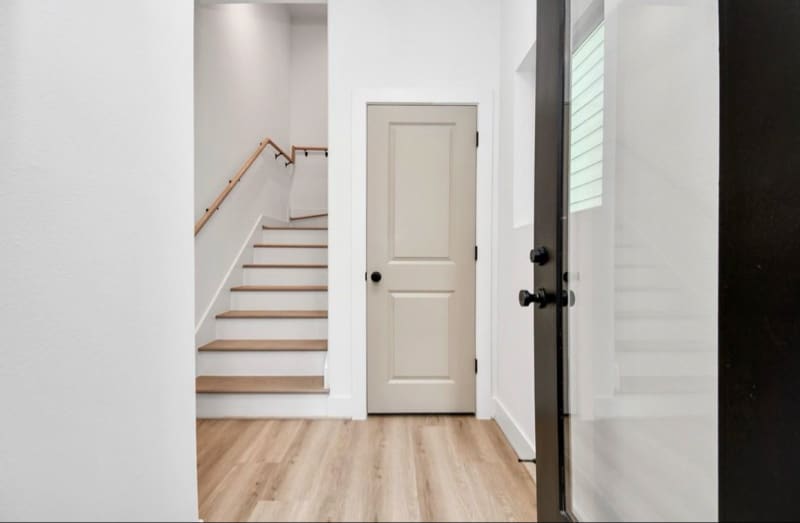 Building Photo - 2335 Eagle St