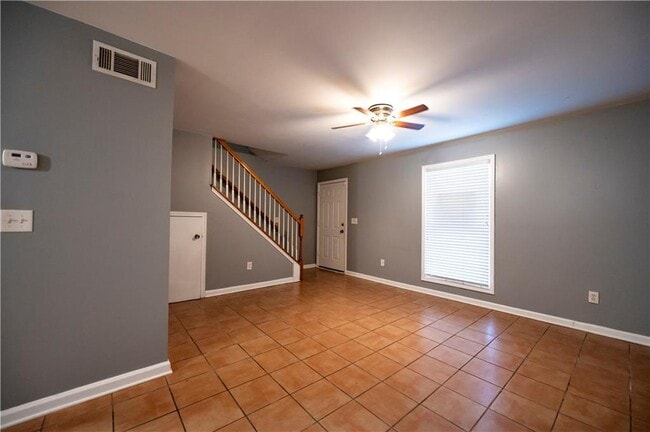 Building Photo - 122 Summer Pl NW