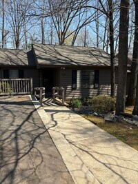 Building Photo - 141 Cedar Hollow St