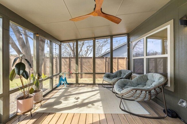 Building Photo - 8202 Cache Dr