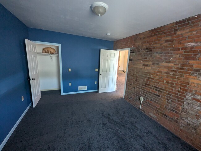 Building Photo - 11 Route 67 W