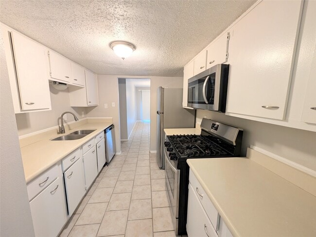 Building Photo - 2039 Wigmaker Dr