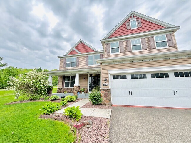 Building Photo - ONE OF A KIND 5bed/4bath!  *HOME THEATER* ...