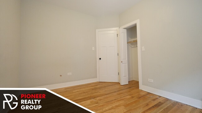 Building Photo - 3941 N Janssen Ave