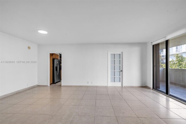 Building Photo - 121 Crandon Blvd