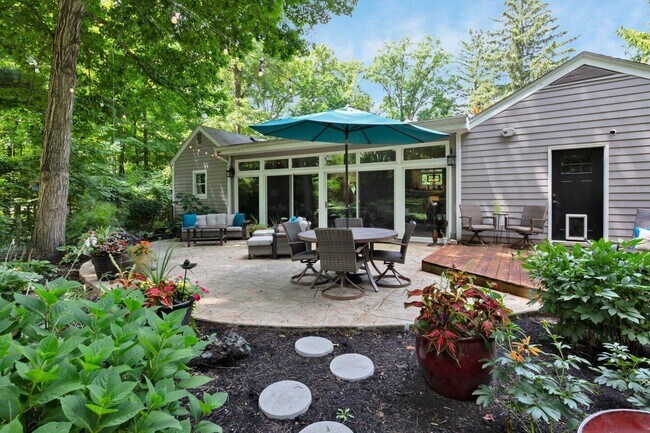 Building Photo - 7093 S Section Line Rd