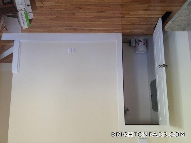 Building Photo - 6 Larose Pl