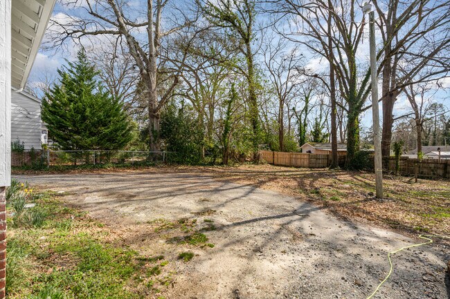 Building Photo - 617 W Garrison Blvd