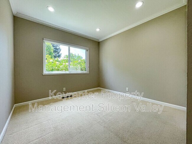 Building Photo - 6701 Tannahill Dr