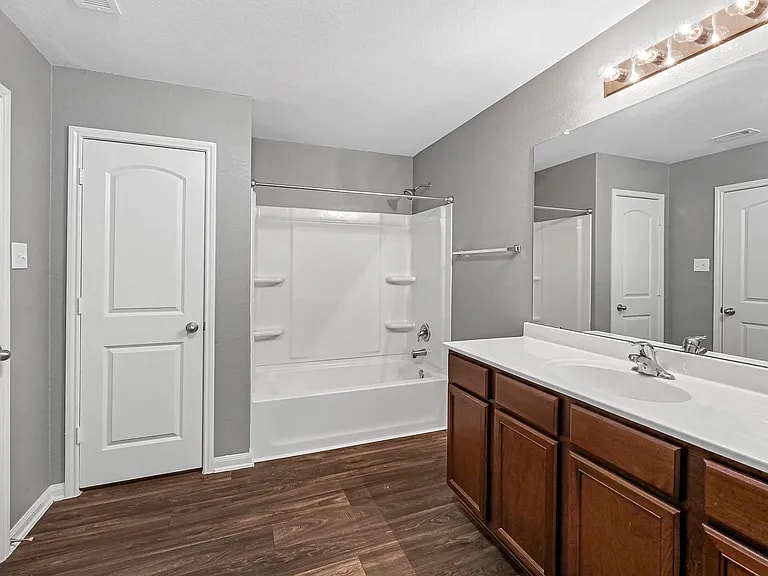 Building Photo - 5502 Rainbow Rd.