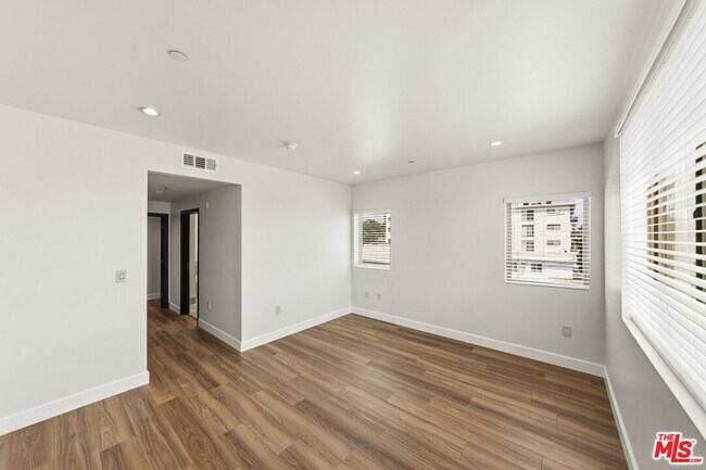 Building Photo - 11218 Camarillo St