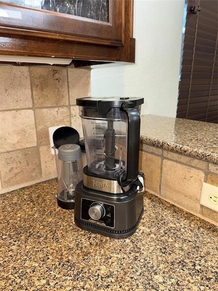 Building Photo - 16616 Moorgate Ln