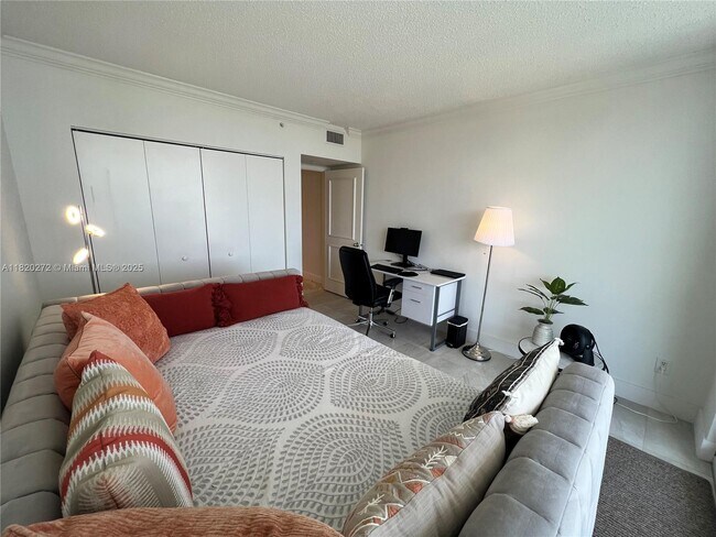 Building Photo - 21055 Yacht Club Dr