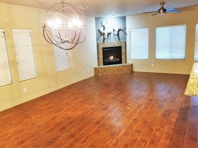 Building Photo - Beautiful, Pet Friendly, Multi-level, 2110 sqft, Luxury Townhouse w/A/C! 3 Bed, 2.5 Bath, + Loft ...