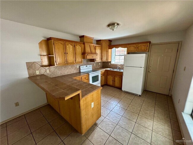 Building Photo - 17 Aruba Dr