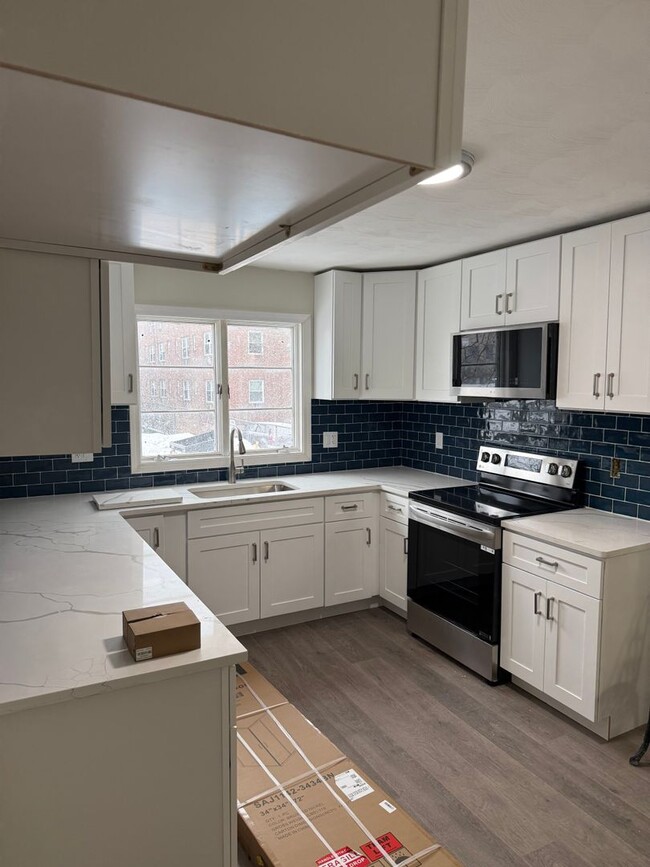 Building Photo - 82-84 Oxford Street