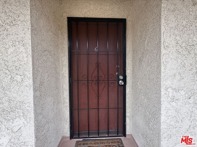 Building Photo - 523 Ashland Ave