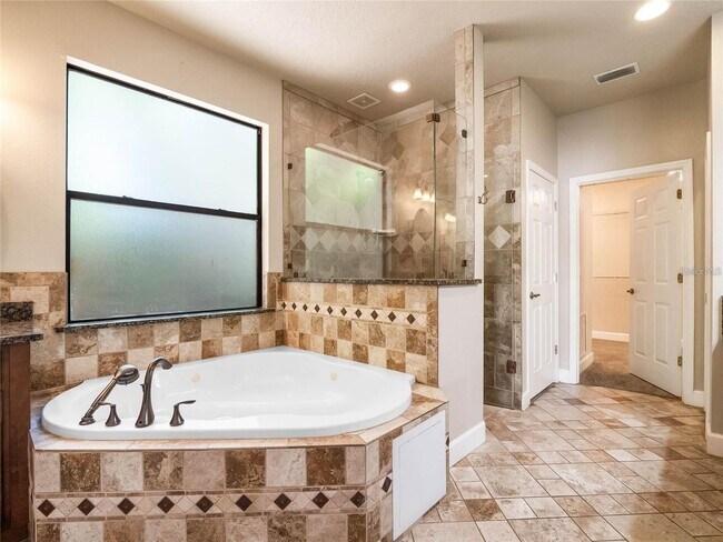 Building Photo - St Cloud Beauty