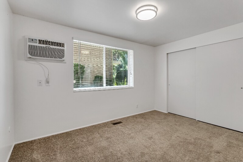 Building Photo - 2115 E 3300 S