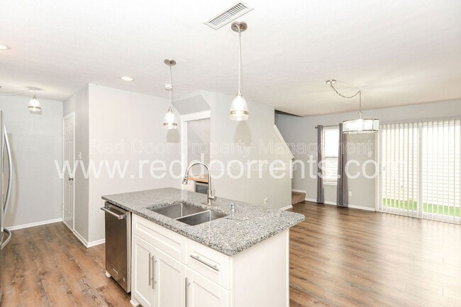 Building Photo - 15445 Border Dr