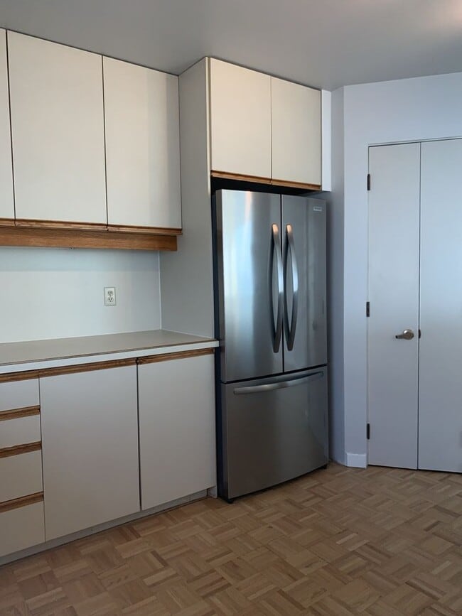 Building Photo - Must See Condo With A Phenomenal View!! $500 move in credit