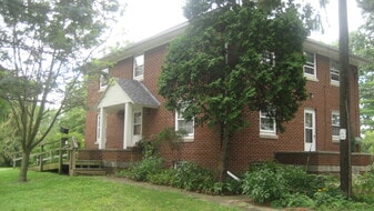 Building Photo - 1710 Springdale Rd
