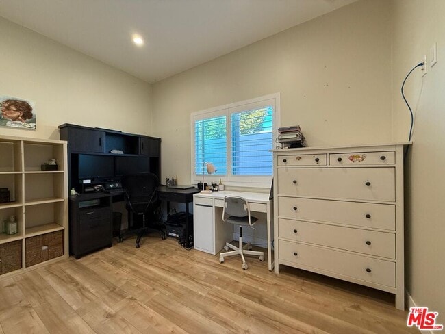 Building Photo - 10905 Olinda St