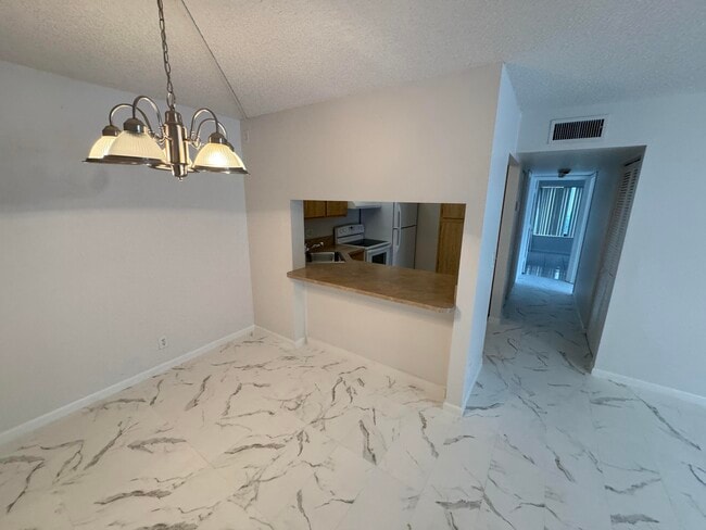 Building Photo - 1111 Green Pine Blvd