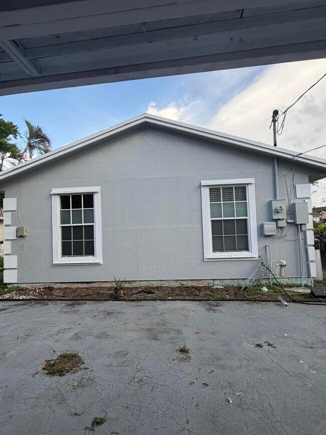 Building Photo - 4403 Anna Ln