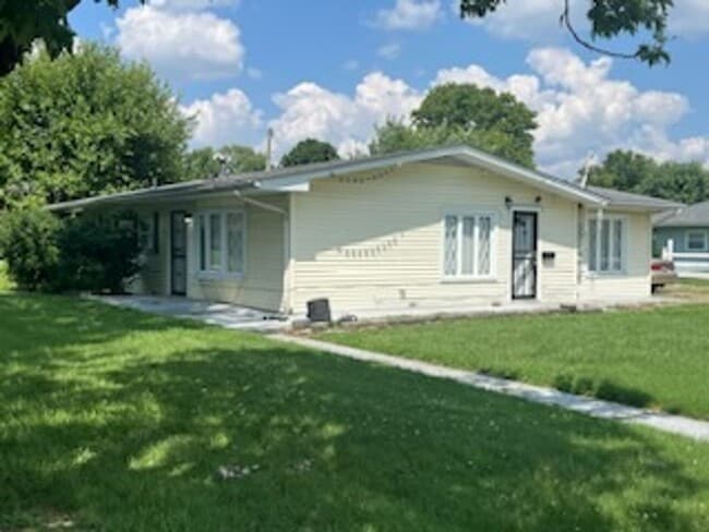 Building Photo - 3BR/1BA House with Garage- Coming Soon!