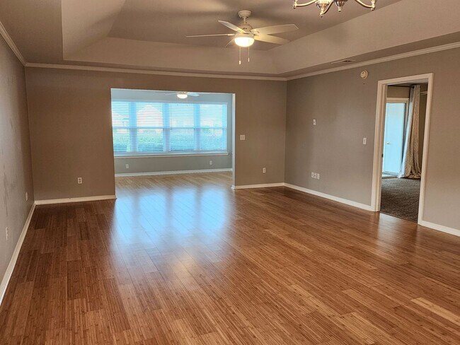 Building Photo - 2/2 Home in Lakeview Villas!