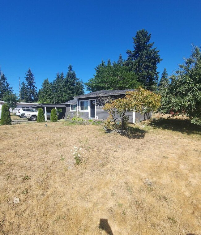 Building Photo - 3Bdrm Affordable, Quiet and Washer-Dryer Inside!