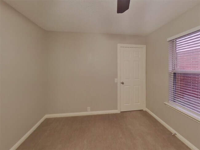 Building Photo - 8348 Orleans Ln