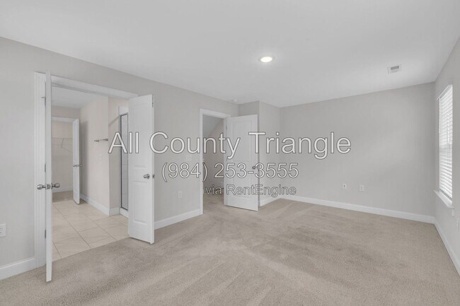 Building Photo - 267 Old Grove Ln