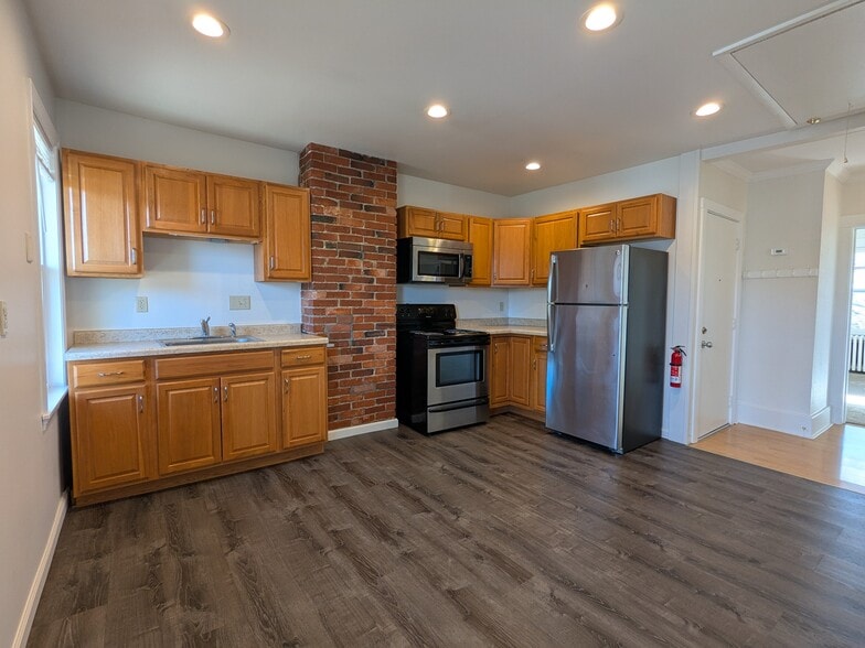 Kit 1 - 1120 Brookline Blvd