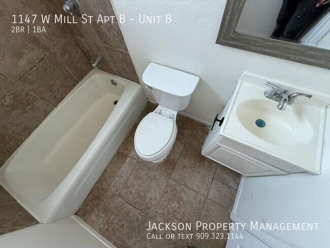 Building Photo - 1147 W Mill St