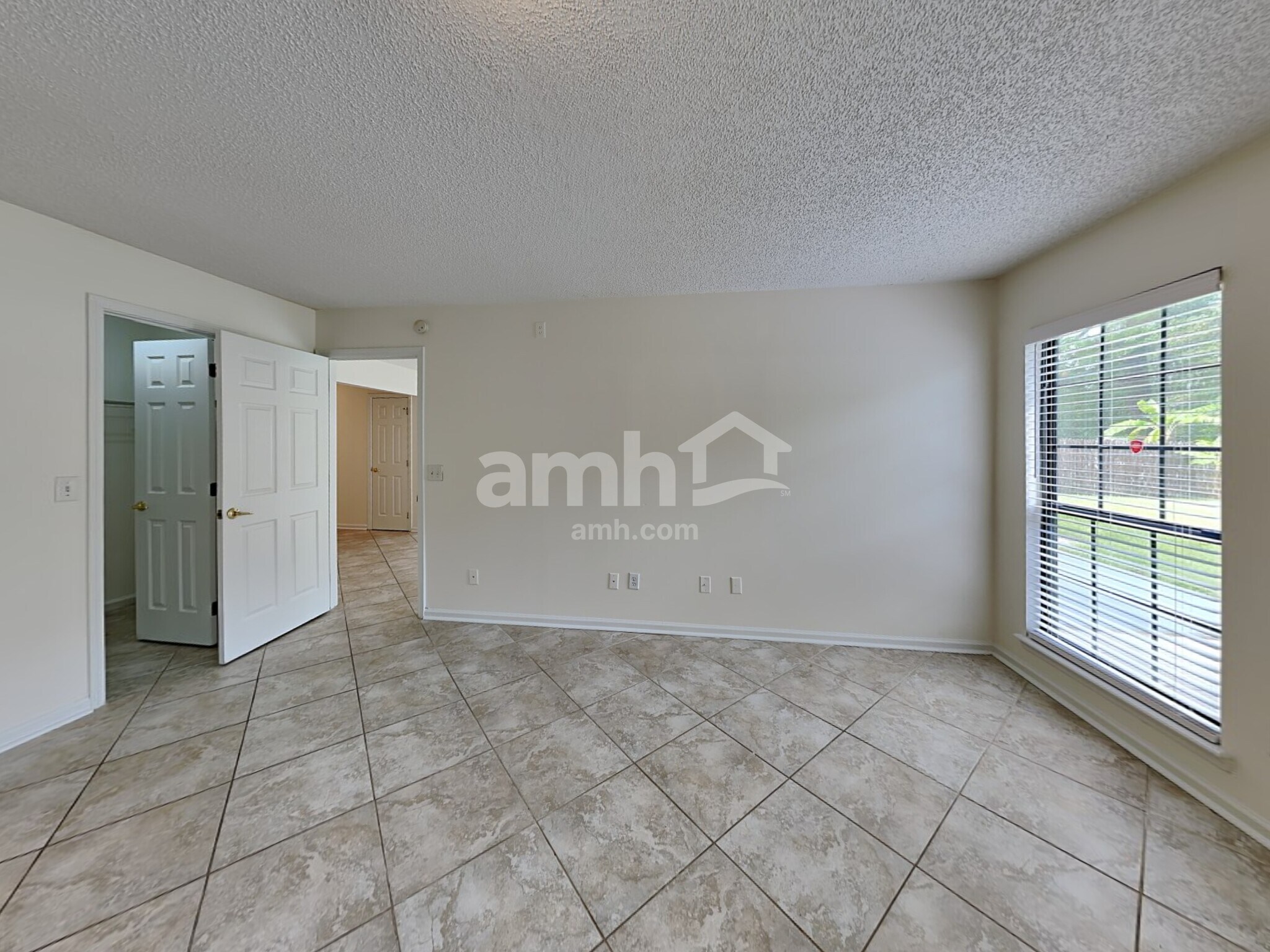 Building Photo - 9081 Prosperity Lake Dr