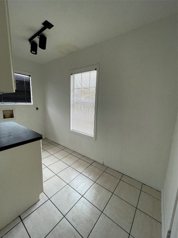 Building Photo - 827 Booth St