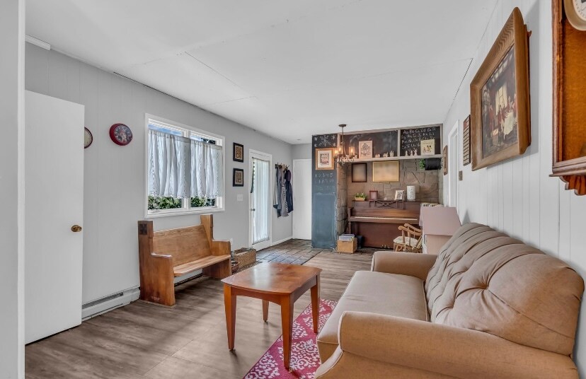 Building Photo - 8 Winona Ter