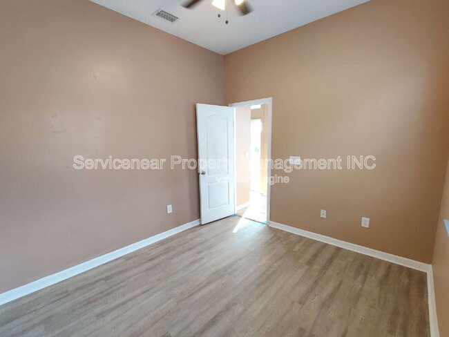 Building Photo - 7801 Seafield Ln
