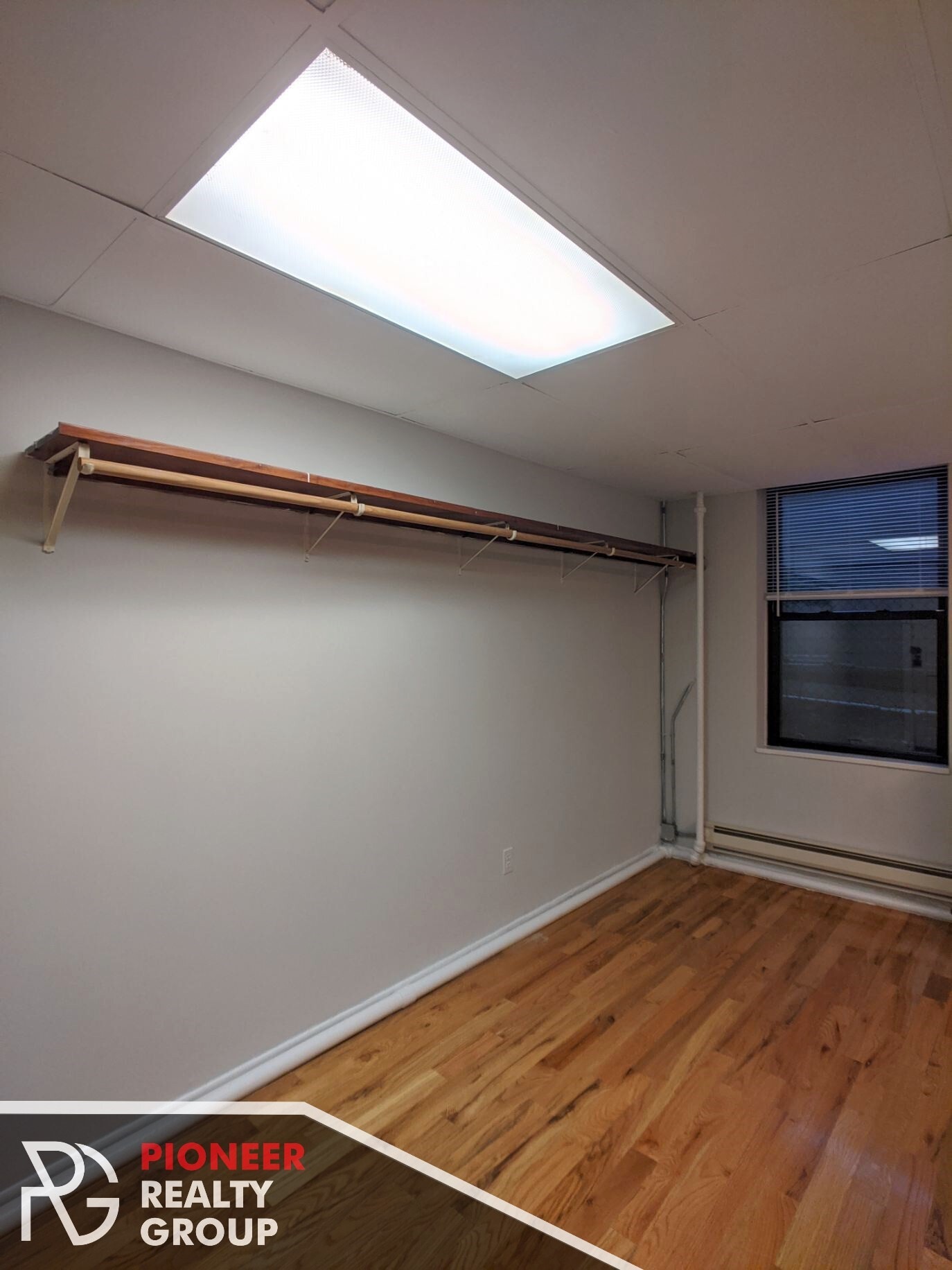 Building Photo - 4635 N Paulina St