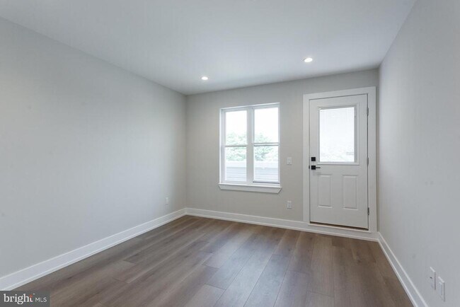 Building Photo - 3849 Fairmount Ave