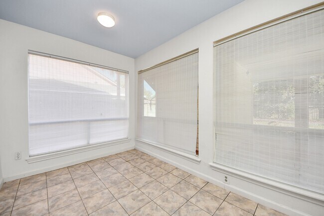 Building Photo - 15614 Barbarossa Dr