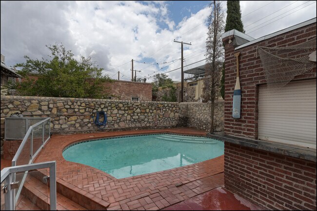 Building Photo - 1420 Hawthorne St