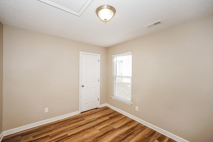 Building Photo - 3441 Braden Dr