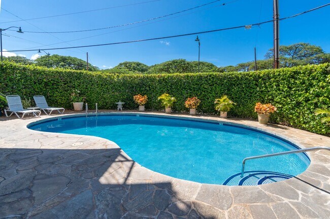 Building Photo - Waikiki Beach Gem- Fully Furnished 2BR/2BA...
