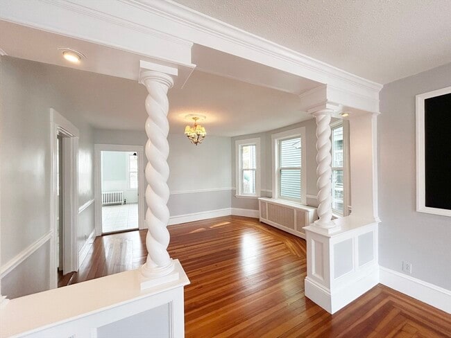 Building Photo - 80 Linden St