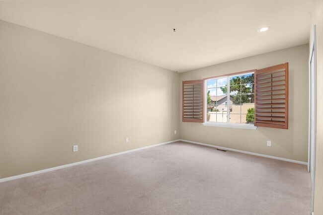 Building Photo - 2420 Regal View Ct