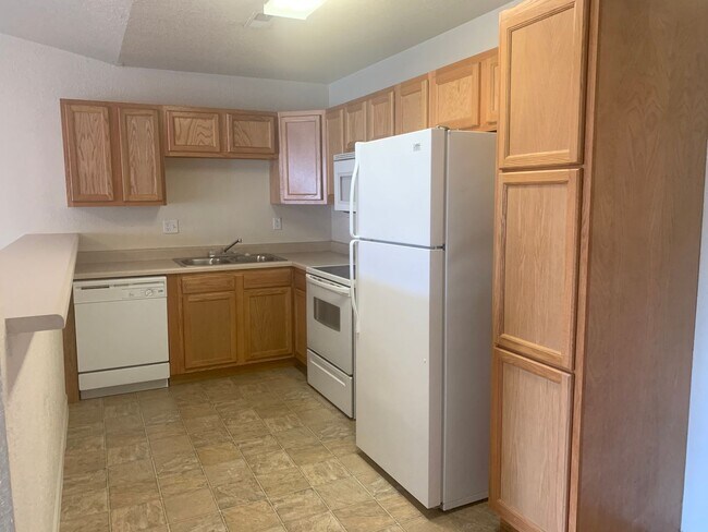 Building Photo - 6715-MF2-E2